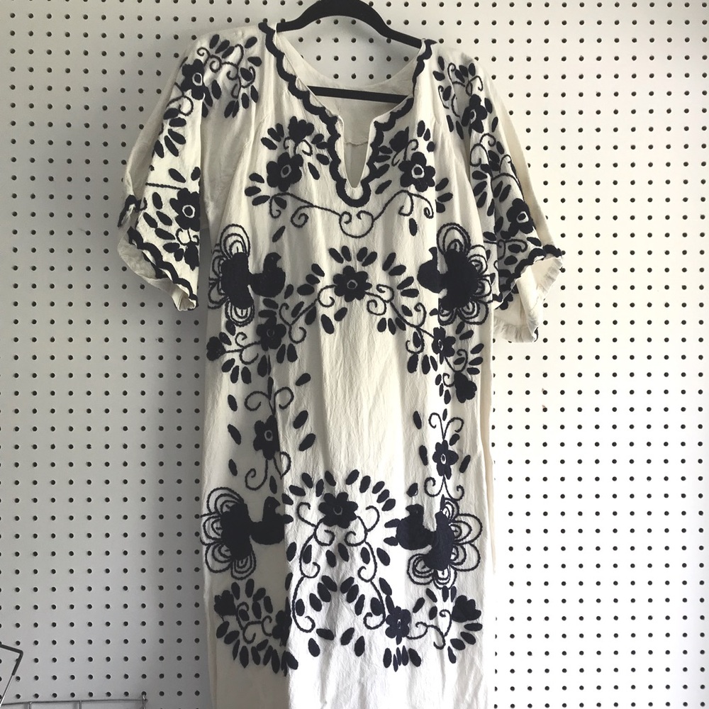 Vintage Mexican Dress.  Excellent condition!  Bust 42”